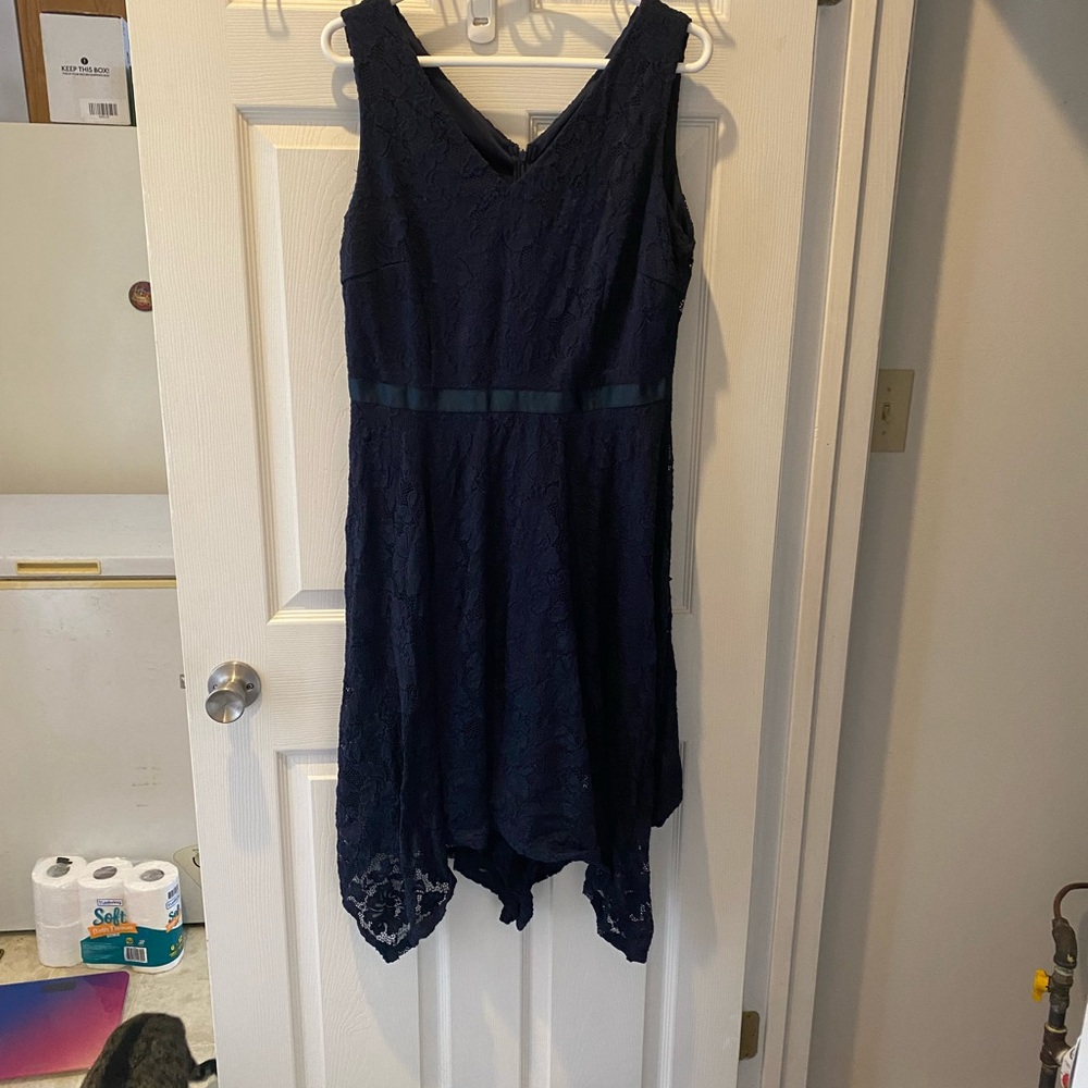Elegant Navy Blue Lace Midi Dress